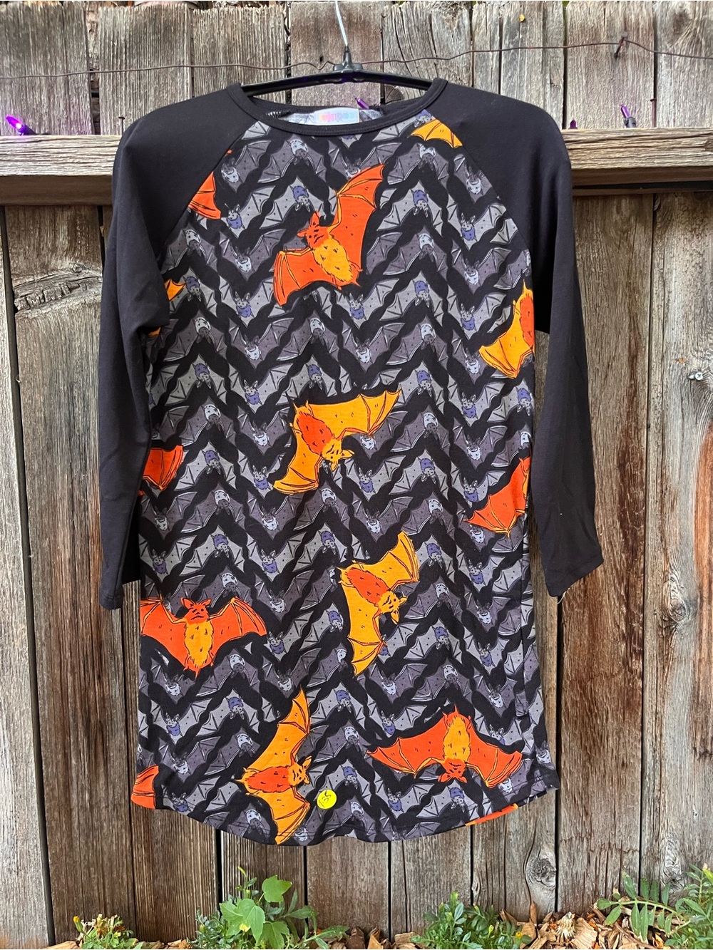 Halloween Bat Print Baseball Tee - Black with Orange Bats